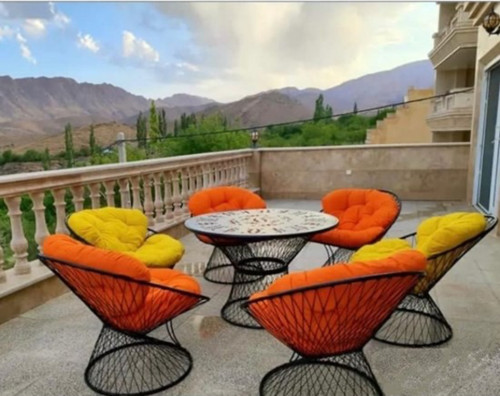 مبلمان ویلایی ۶ نفره +میزوسط+رومیزی شیشه ای